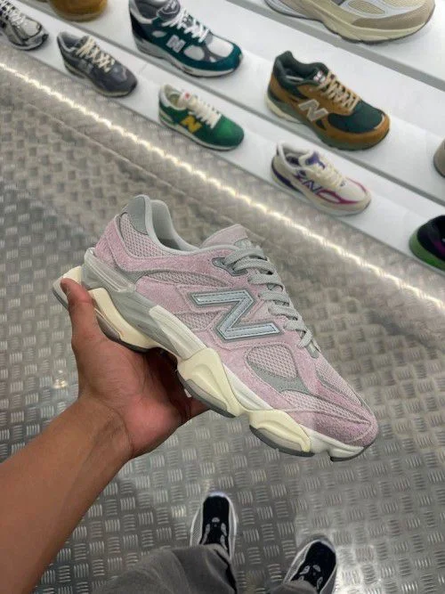 NEW BALANCE NB 9060 Pink Grey 2 https://shoesstoreindia.com/shop/new-balance-nb-9060-pink-grey/