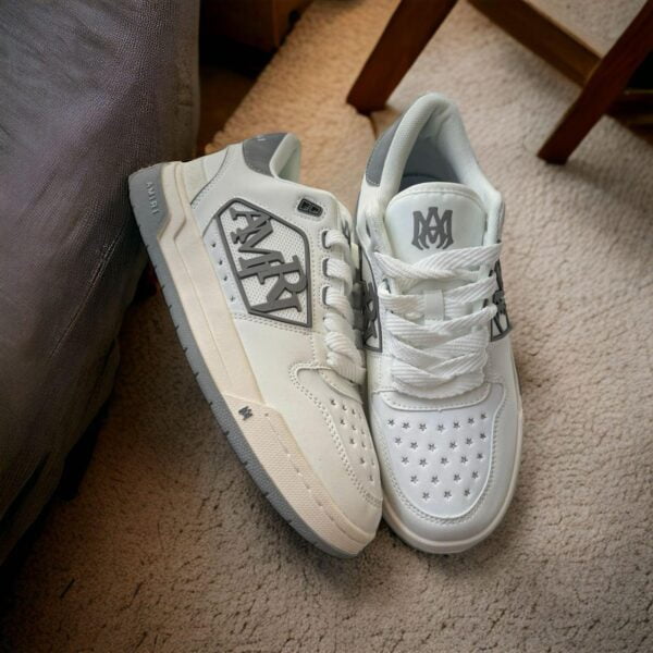 IMG 20240330 WA0001 https://shoesstoreindia.com/shop/amiri-classic-low-top-sneakers-white-grey/